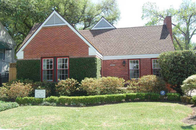 1831 Norfolk April 2011 Yard of the Month